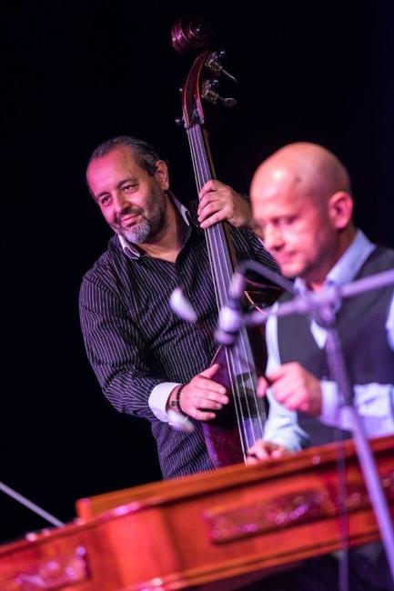 Festival Za poklady Broumovska uzavřel koncert Pavla Šporcla a Gipsy Way Ensemble 