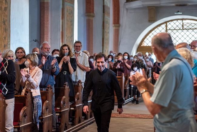 Koncert skončil dlouhotrvajícím potleskem vstoje