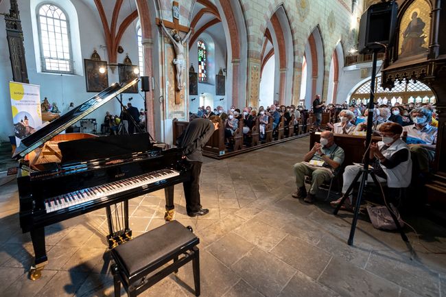 Koncert skončil dlouhotrvajícím potleskem vstoje
