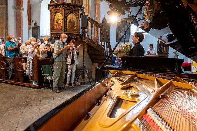 Koncert skončil dlouhotrvajícím potleskem vstoje