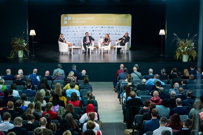 „Jaké hodnoty jsou důležité pro společnost?“ zjišťovaly Broumovské diskuse první den