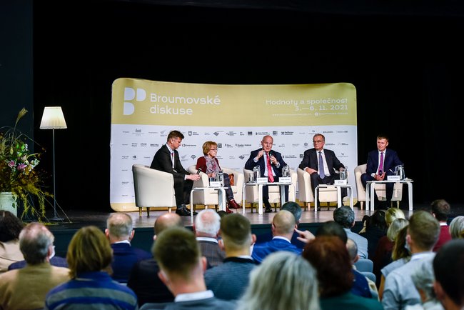 Broumovské diskuse v pátek zaměřily svou pozornost na hledání společných hodnot