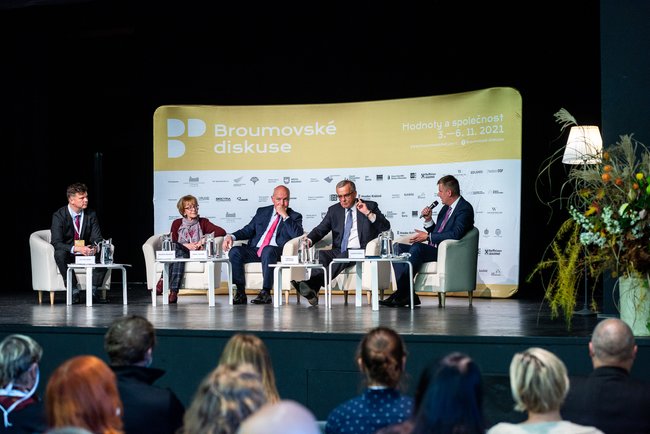 Broumovské diskuse v pátek zaměřily svou pozornost na hledání společných hodnot