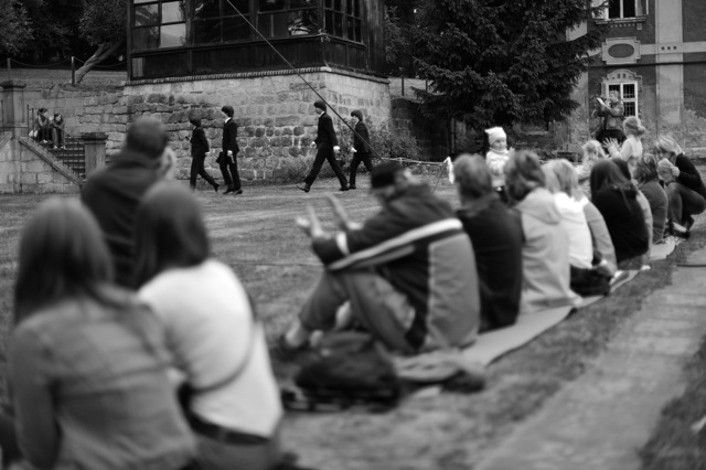 Když Beatles zněli klášterní Zahradou*