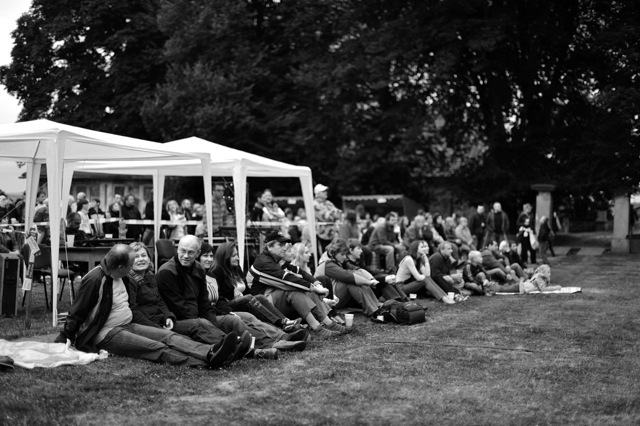 Když Beatles zněli klášterní Zahradou*