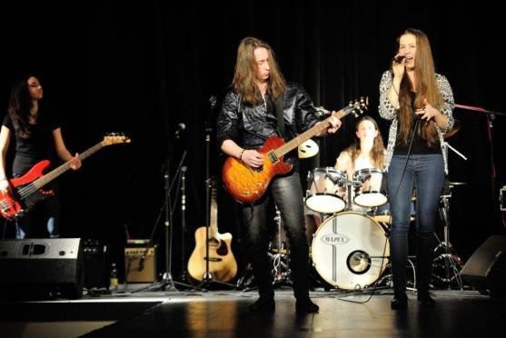 Do posledního místa vyprodaný Konferenční sál Informačního centra Broumovska přivítal jaro ve velkém stylu