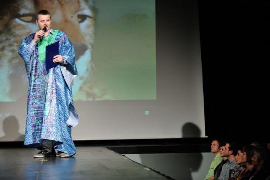 Do posledního místa vyprodaný Konferenční sál Informačního centra Broumovska přivítal jaro ve velkém stylu