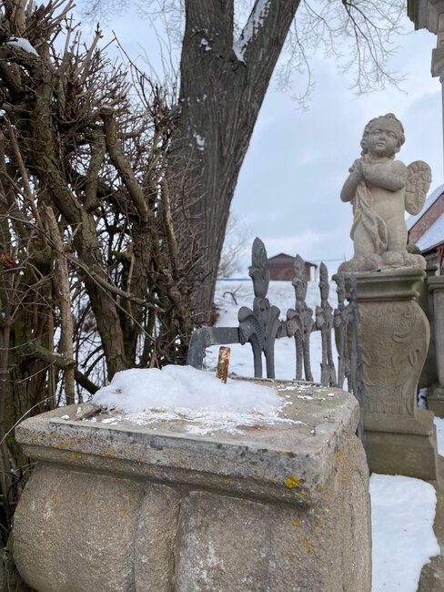 Tři krádeže soch v regionu během jednoho měsíce. Souvisí spolu případy?
