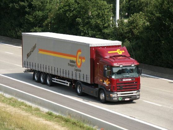 Polský dopravní inspektorát omezil některé dny v roce 2012 jízdu vozidel nad 12 tun
