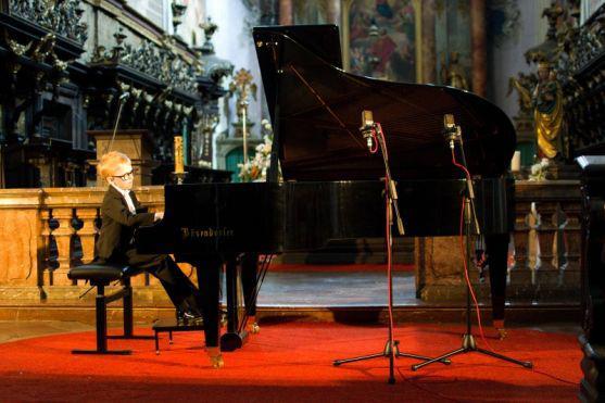 Skončil 2. ročník klavírní soutěže Broumovská klávesa