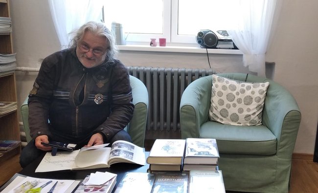 Knihy o obcích na Broumovsku znovu v prodeji