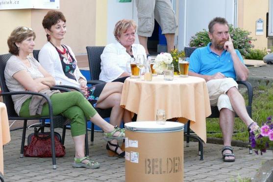 Před polickým Muzeem papírových modelů se konal historicky první koncert