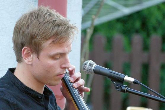 Před polickým Muzeem papírových modelů se konal historicky první koncert