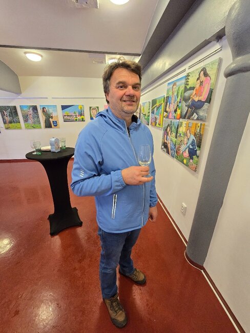 Barevný svět Josefa Rýdla rozzářil Galerii Kerim v Meziměstí