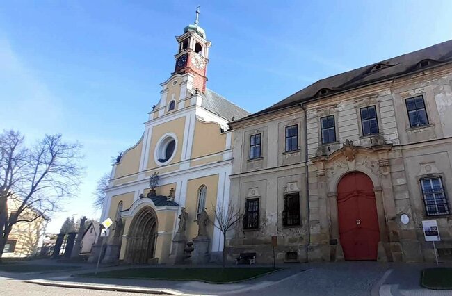Začíná záchrana kostela v Polici nad Metují