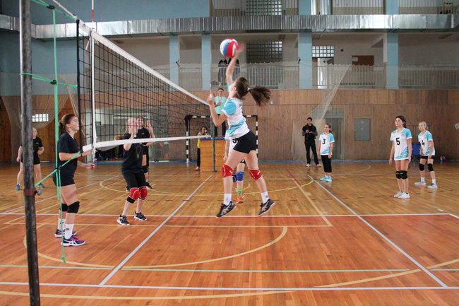 Volejbalové úspěchy i neúspěchy v krajském kole