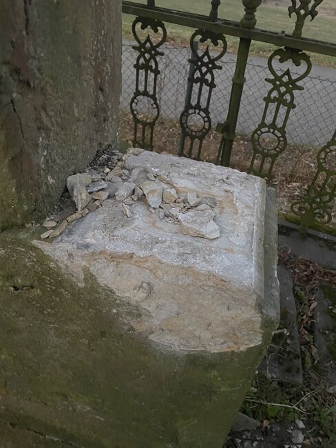 Tři krádeže soch v regionu během jednoho měsíce. Souvisí spolu případy?