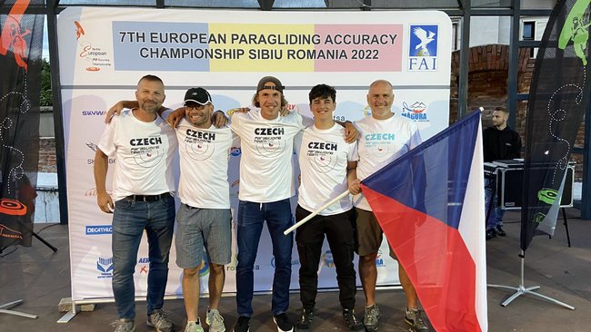 Trefit se špičkou do středu