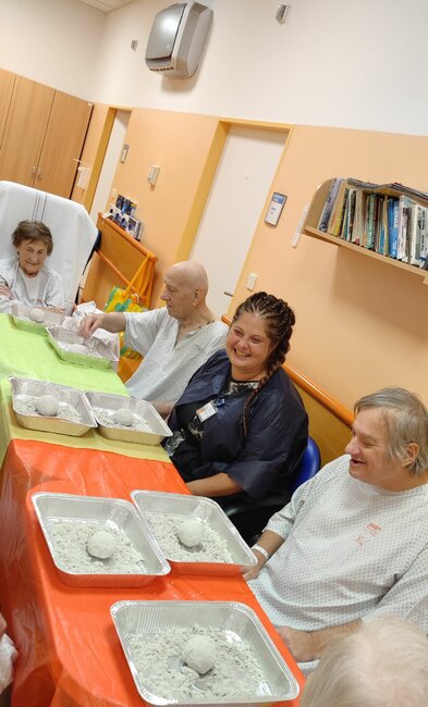 Arteterapie v Nemocnici Broumov: Společné tvoření a radost z umění