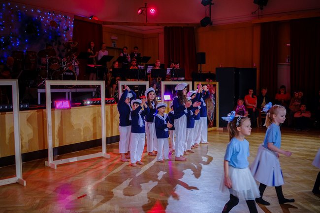 Přeplněná Střelnice a zářící dětské oči