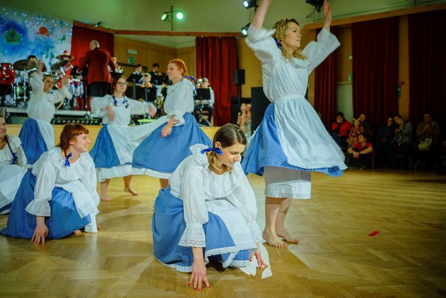 Přeplněná Střelnice a zářící dětské oči