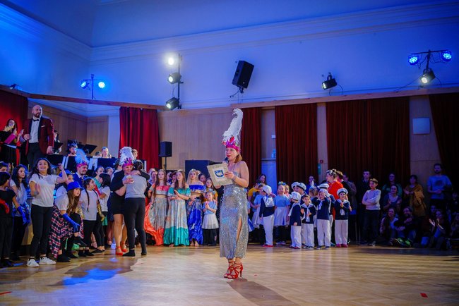 Přeplněná Střelnice a zářící dětské oči