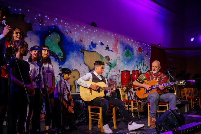 Přeplněná Střelnice a zářící dětské oči