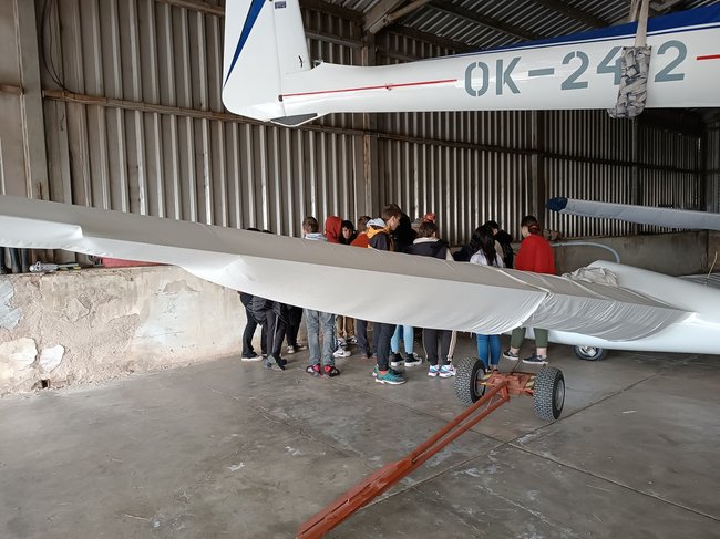 Broumovské letiště nabité mládím a zvídavostí