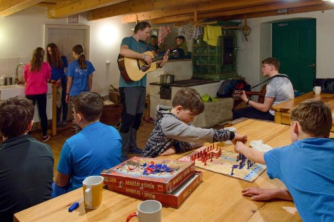 Lotři žili týden ve mlýně 