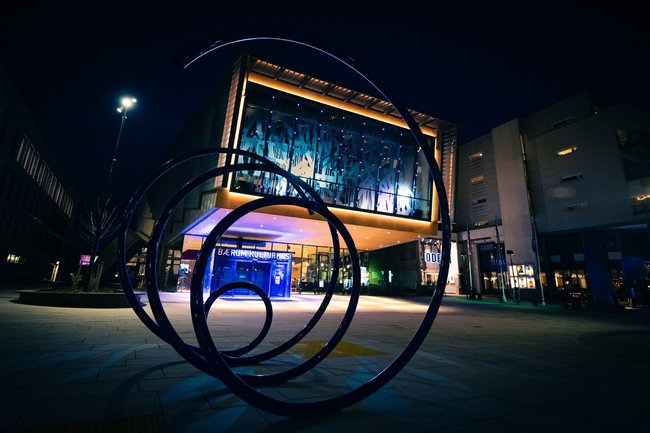 Výstava umělce Michala Škapy propojuje Broumov s Norskem