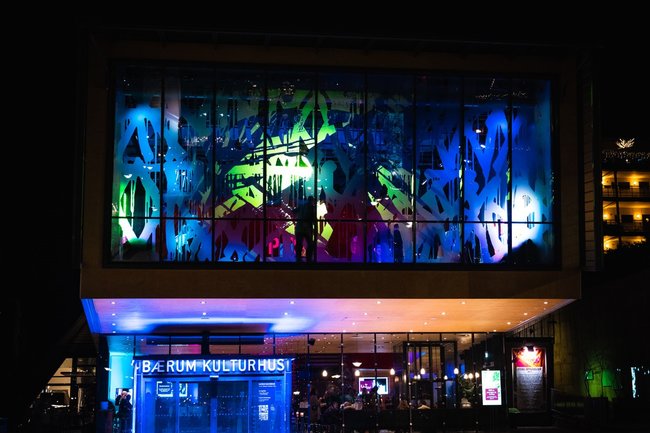 Výstava umělce Michala Škapy propojuje Broumov s Norskem