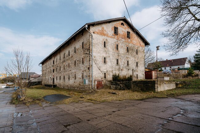 Jaký bude další osud polického špejcharu?