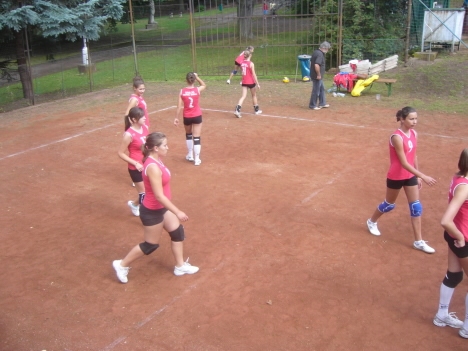 Broumovské volejbalistky zvítězily v 33. ročníku Memoriálu Slávky Streubelové 