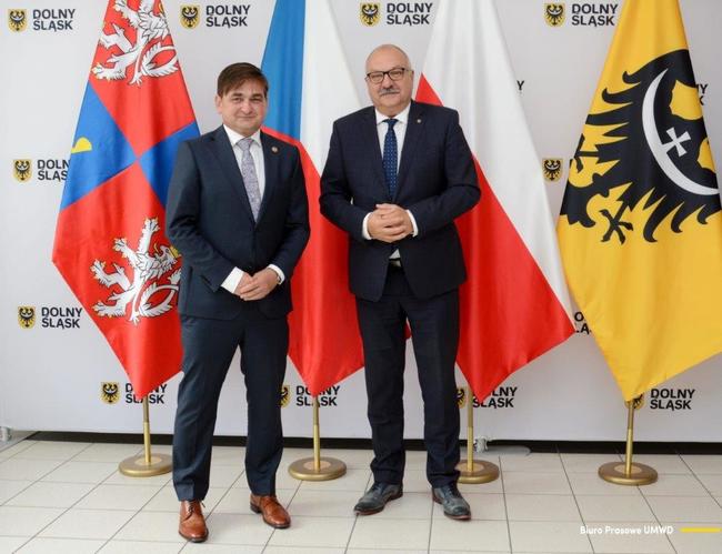 Královéhradecký kraj a Dolnoslezské vojvodství uzavřely dohodu o rozvoji dopravní sítě a veřejných služeb v příhraničí