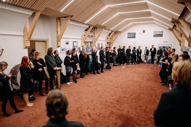 Sousedská 2021 nalákala do kláštera v Polici nad Metují stovky fanoušků PSO