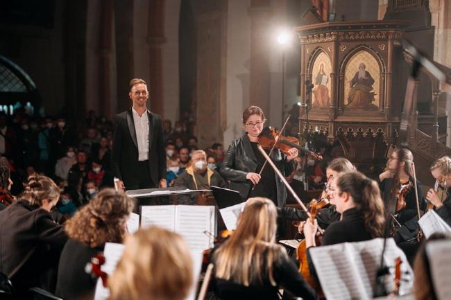 Sousedská 2021 nalákala do kláštera v Polici nad Metují stovky fanoušků PSO