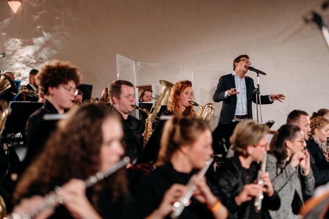 Sousedská 2021 nalákala do kláštera v Polici nad Metují stovky fanoušků PSO