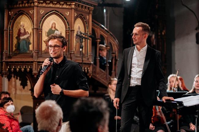 Sousedská 2021 nalákala do kláštera v Polici nad Metují stovky fanoušků PSO