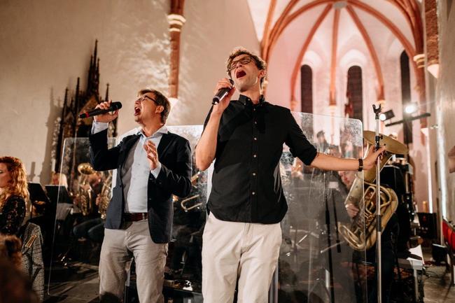 Sousedská 2021 nalákala do kláštera v Polici nad Metují stovky fanoušků PSO