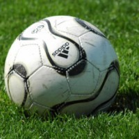 Fotbal: Broumov - Přepychy 2 : 2, Police nad Metují - Lázně Bělohrad 0 : 2