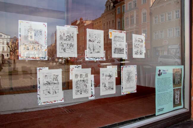 Výstava Sympozia ilustrace je k vidění v ulicích Broumova