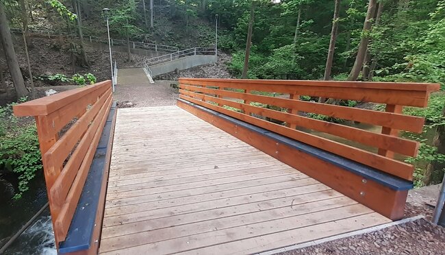 Teplice nad Metují: Nový most i schody na Střmen