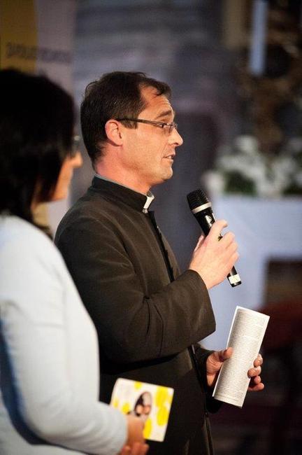 Viola a violoncello okouzlily publikum při třetím koncertu festivalu Za poklady Broumovska