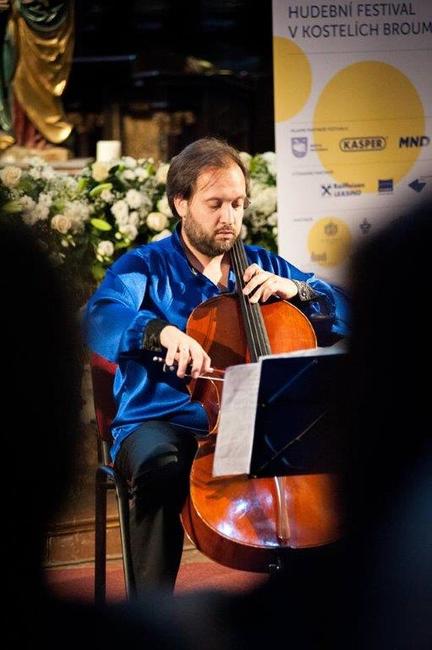 Viola a violoncello okouzlily publikum při třetím koncertu festivalu Za poklady Broumovska