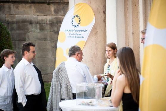 Viola a violoncello okouzlily publikum při třetím koncertu festivalu Za poklady Broumovska