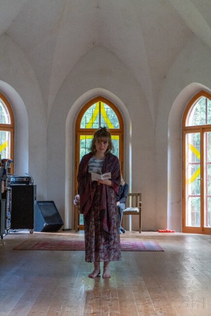 Studenti Gymnázia Broumov křtili v Soulkostele svoji sbírku básní