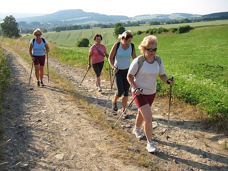 Nordic walking v Polici nad Metují aneb pochod Broumovskými stěnami 