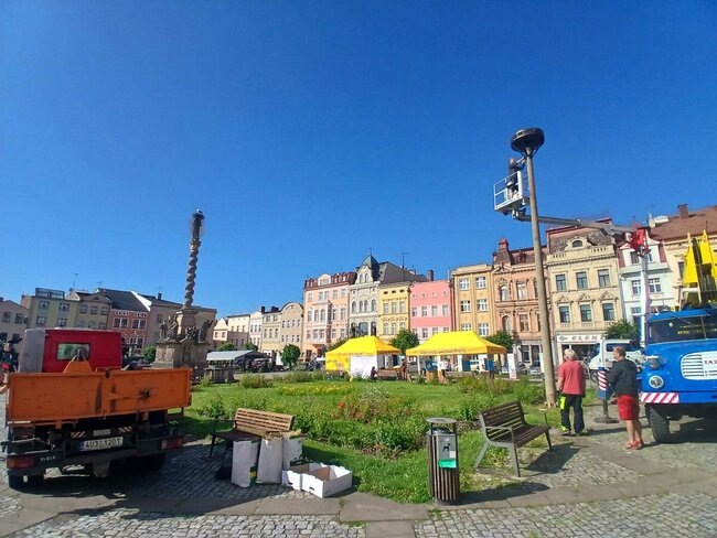 Čápi z Broumova se budou stěhovat zřejmě příští týden