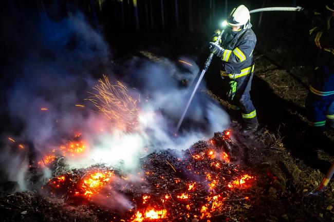 Čarodějnické ohně zakázané nejsou, hasiči však varují před nebezpečím vzniku požárů 