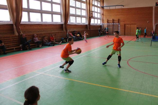 Broumovská sportovní hala o víkendu patřila volejbalistům